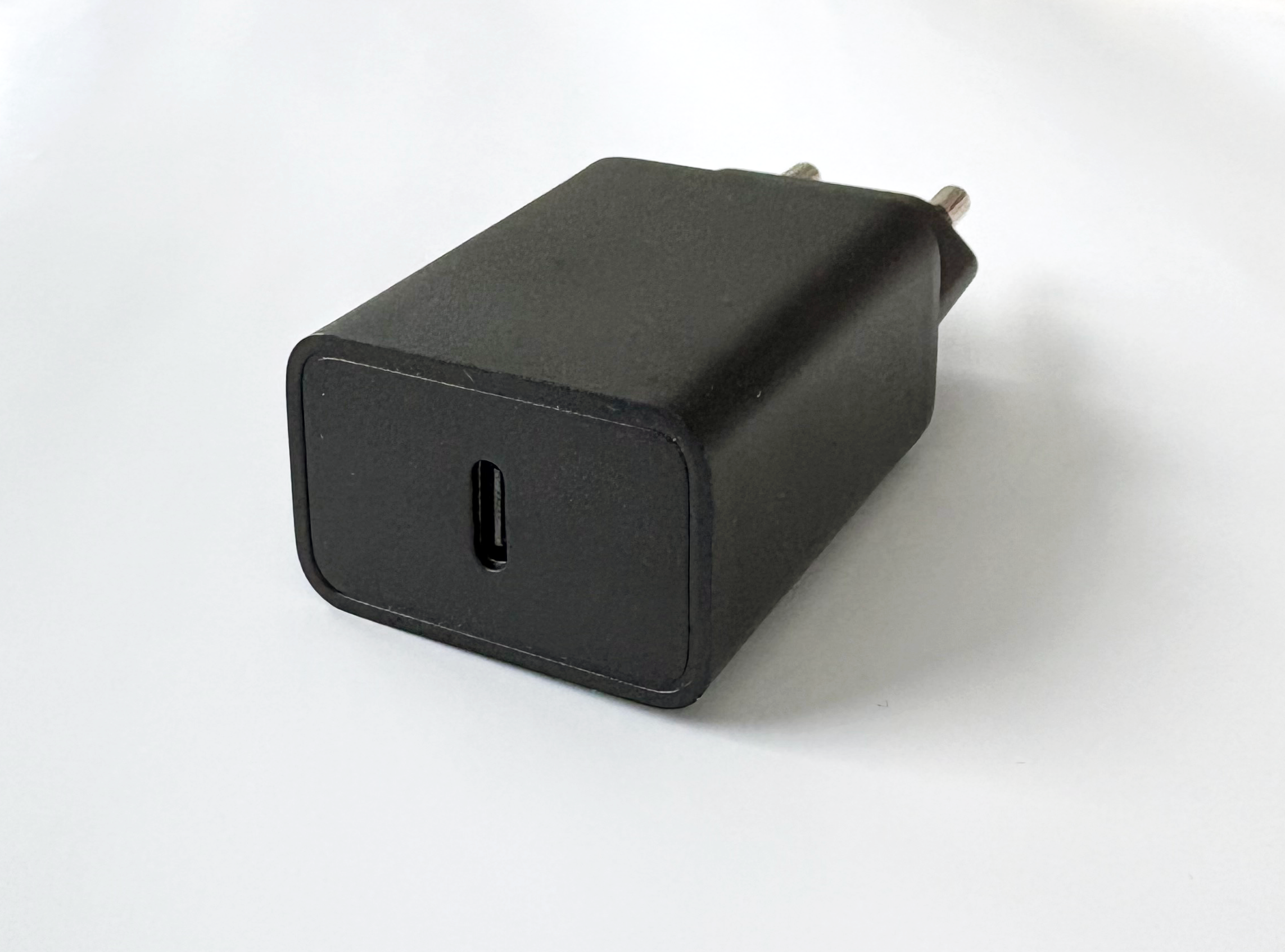 ACTIVE ³ Stecknetzteil mit Ladekabel
